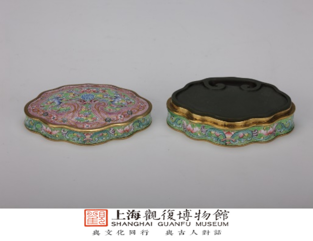 铜胎画珐琅五蝠捧寿纹如意形砚盒及松花石砚